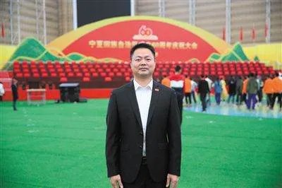 结束离婚风波后,咸素媛疯狂晒老公秀恩爱,陈华爱不爱她呢?