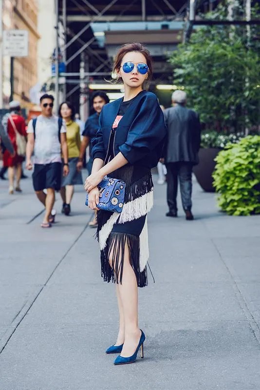 #维密大秀#张靓颖成第一个登上维密舞台的中国歌手,她的时尚品味如何?