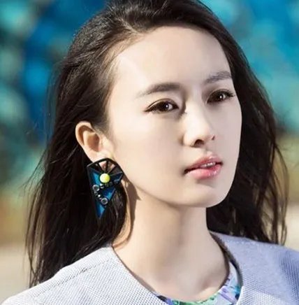【图】童瑶整容前后照片曝光 整容后酷似章子怡