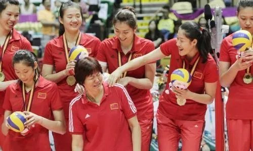 郎平回应何时退休称“快了”!为何她会选择在中国女排辉煌时期考虑退休?