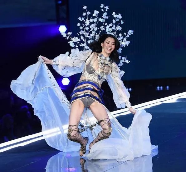 如何评价奚梦瑶?