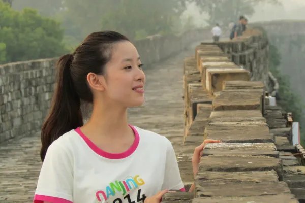 章泽天否认学习成绩差,为什么大家这么关注她的成绩呢?