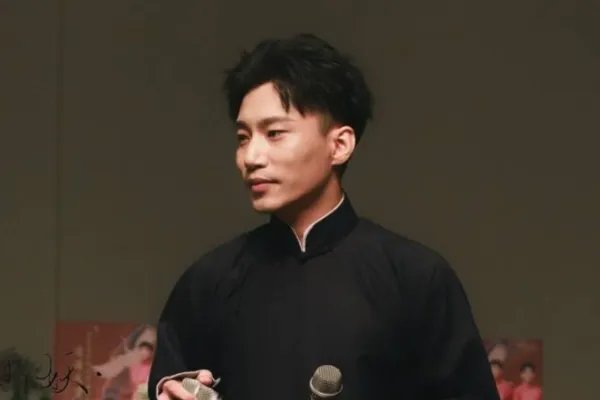 王鸥何九华恋情疑坐实!手机壳上刻对方名字,还一起参加婚礼,算实锤了吗?