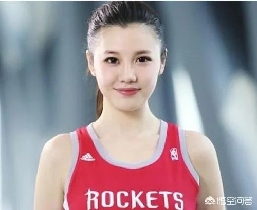 韩国女神主播张艺媛再次报道世界杯,中国球迷说不如刘语熙,你怎么看?