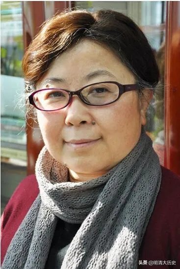 湖北大学教师梁艳萍,颠覆历史事实,长期发表“侮国”言论,怎么评价?