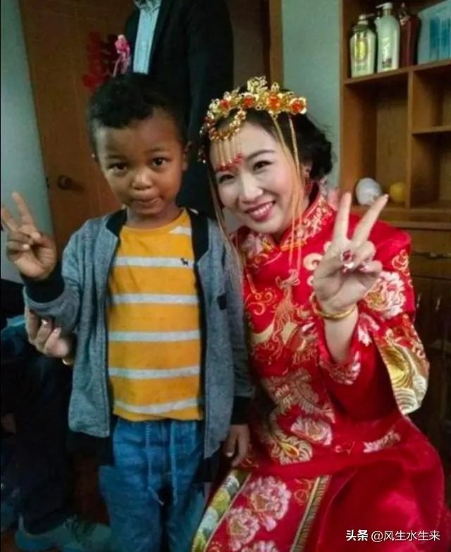 女儿和非洲小伙离婚了,孩子留给男方好还是留给女方好?