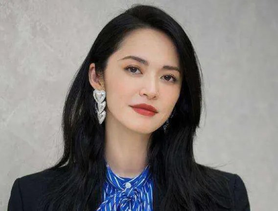 有种偏心叫姚晨儿女的颜值，上帝忘记了儿子，却吻了女儿的脸，你见过吗？