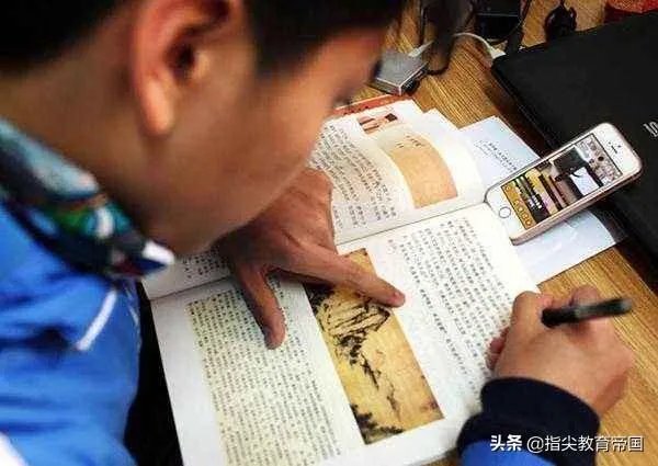 如何看待3月21日河北省内新增一例境外输入病例，如果还有持续的境外输入，河北省的学校会到几月份开学？