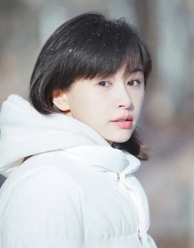 王子文高铁踩桌板,你对此怎么看?