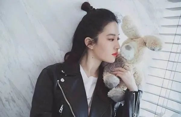 什么脸型的女生适合没有刘海的发型?