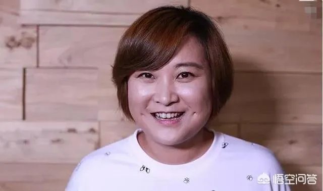 贾玲当年为什么会改行?她究竟是个怎样的人?