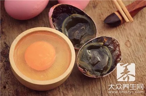 皮蛋不能和什么一起吃,饮食禁忌早知道