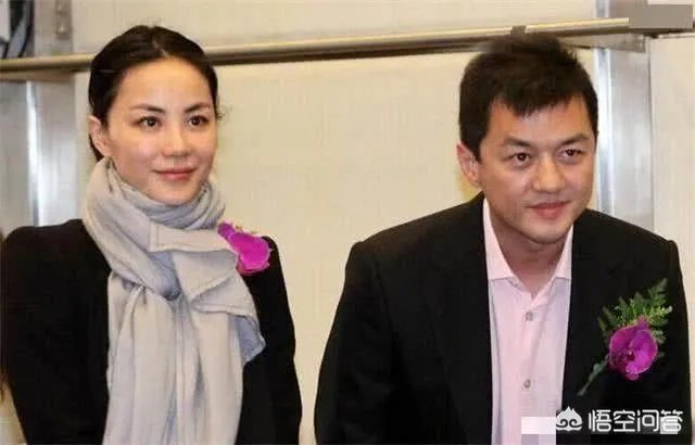 李亚鹏的新女友长得很像香港街头唱歌的小龙女,但是看介绍觉得应该不是,有知情的吗?