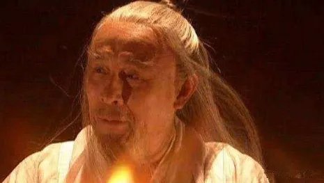天龙中，童姥是大师姐，为何掌门是无崖子？苏星河说出真相了