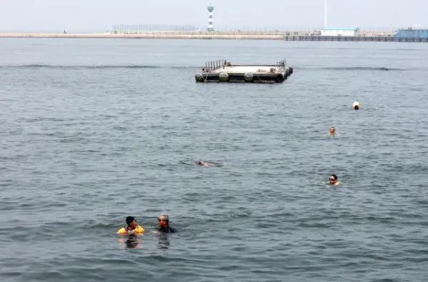 韩媒:一名中国游客在韩国海水浴场溺亡,事发当时有无人上前施救?