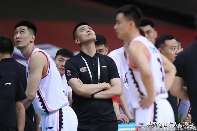 北控险胜上海,如何评价刘炜的战术布置?你认为刘炜和杨鸣能否成为新生代教练翘楚?