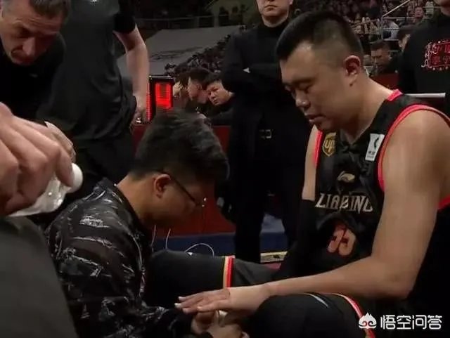 CBA联赛第42轮:辽宁衡润vs浙江广厦,韩德君手部受伤疑似骨折,总决赛怎么办?