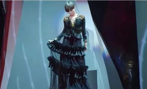 李宇春的名气一般,为什么时尚资源这么好?