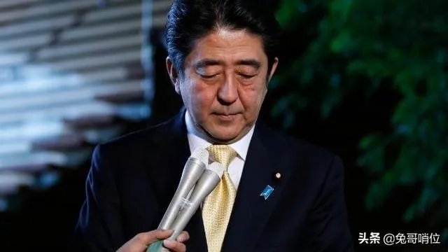 安倍晋三离职原因描述