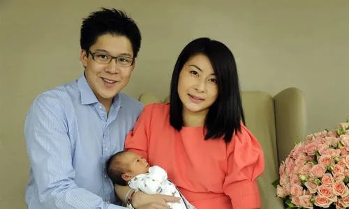 郭晶晶豪宅门损窗破久未修,郭晶晶嫁入豪门为何如此节省?