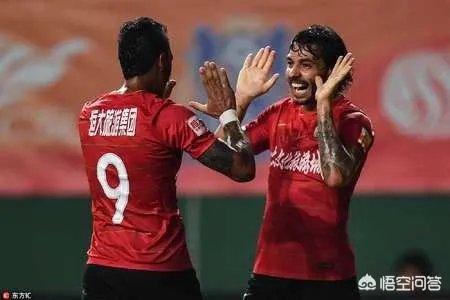 富力球迷赛后被恒大多人围殴,有人用旗杆打恒大球迷,你怎么看?