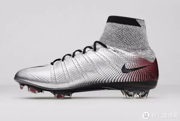 只有天空才是极限:耐克 推出限量版 Mercurial Superfly CR7 324K Gold / Quinhentos 足球鞋