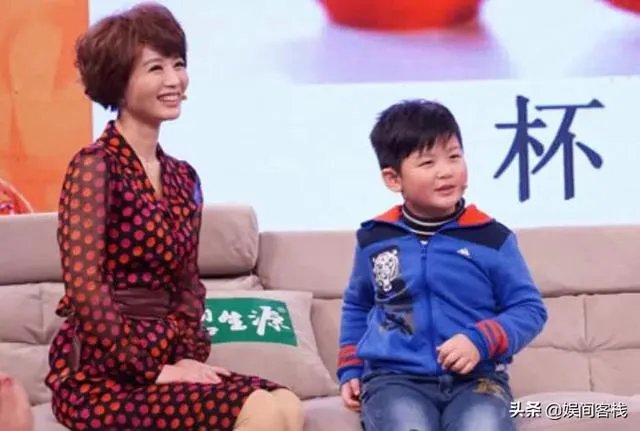 与傅程鹏离婚后,独自抚养儿子的程愫现状怎么样了?