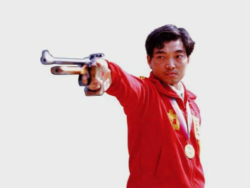 历届奥运会中国第一金获得者是谁？