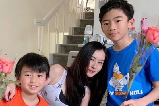 张柏芝小腹凸起被疑怀四胎，为了生女儿未婚生子，值得吗