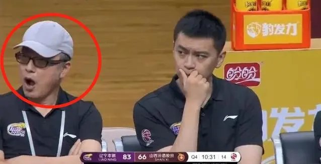 李晓旭受伤后,赵继伟怒砸地板,杨鸣眉头紧锁,为何总经理李洪庆却累到打哈欠?