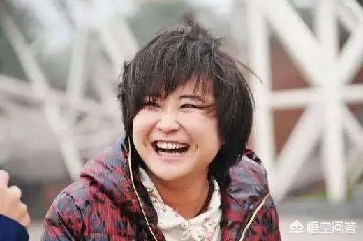 贾玲当年为什么会改行?她究竟是个怎样的人?