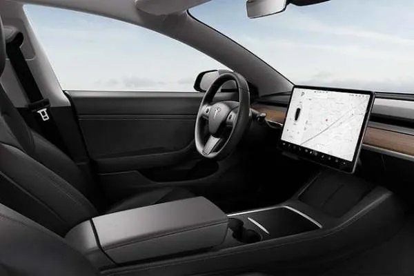 降价没两天,特斯拉Model 3又推出了新款