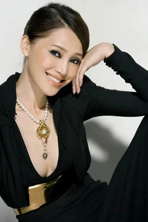 孔维整容失败后的照片 孔维是因为整容失败退出演艺圈吗