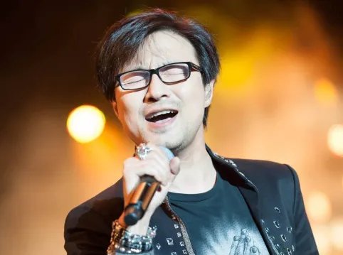 网曝汪峰领女儿做亲子鉴定,章子怡的真面目终于被揭开了,发生了什么事情?