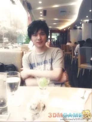 北大前校草网络爆火 叶钦达被侃像“宏迪之子”