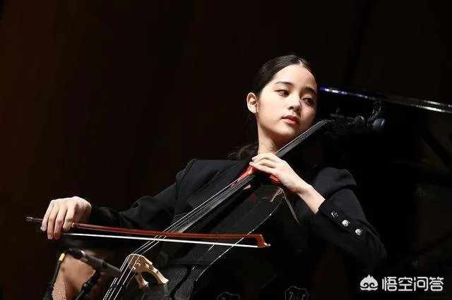 欧阳娜娜与Susan苏同框,网红和明星的差别大吗?