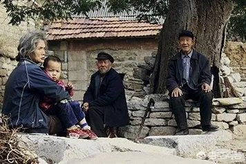 有人说“不结婚,不生孩子,没关系,只要自己有钱又健康”对此你怎么看?