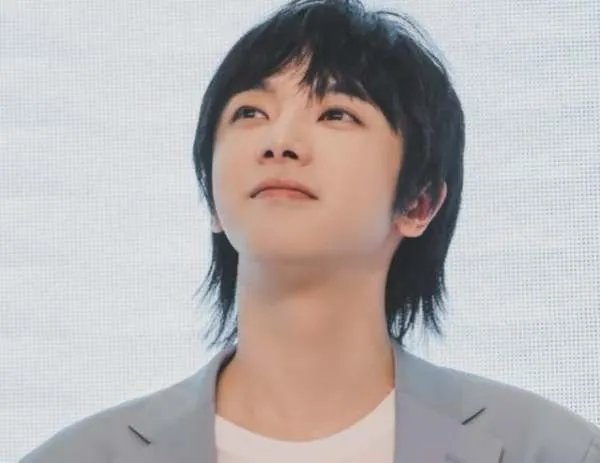 华晨宇火星演唱会,全员只卖站票,这是为什么?