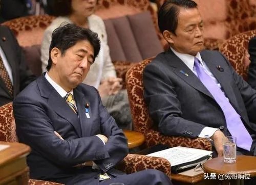 安倍晋三离职原因描述