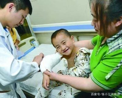 身高90厘米的袖珍女孩,不顾医生劝阻生下一娃,如今怎么样了?