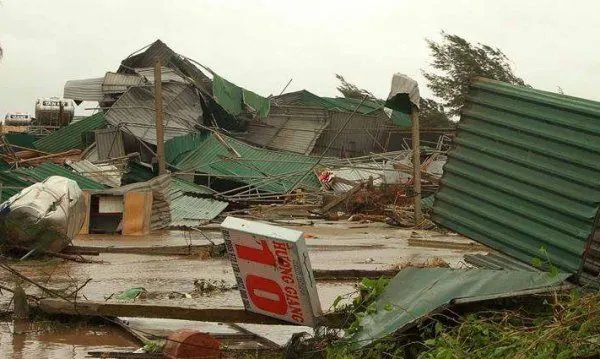台风掀起12米狂浪,对涉及地区有何影响?
