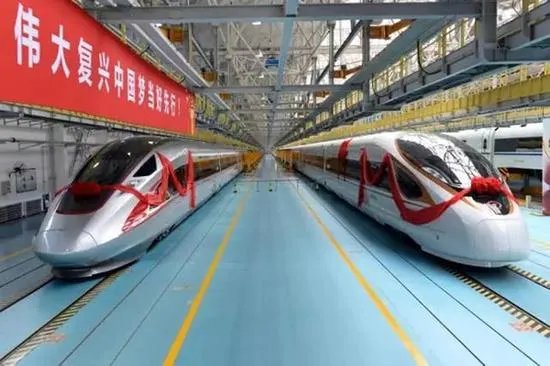 中国高铁复兴号今天首发，复兴号和谐号有什么区别？