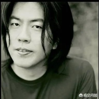 第一个在鸟巢开个人演唱会的歌手是谁?