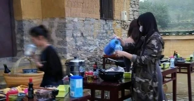 吴尊老婆不愿意在公众面前曝光,真的是因为长的丑吗?