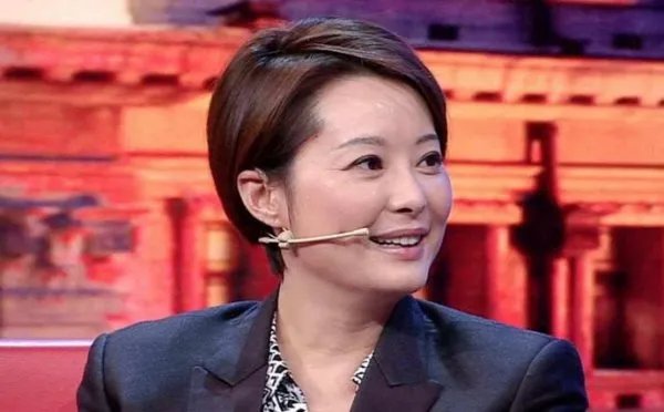 袁立已经几年不演戏,她是靠什么收入支撑做慈善的?