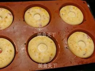 草莓甜面圈