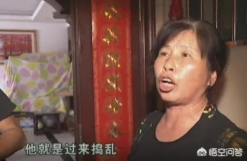 您怎么评价杭州小伙球场打篮球,被广场舞大妈抓成大花脸？