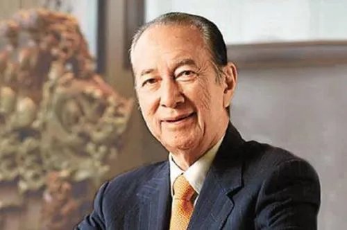 赌王何鸿燊一生成就颇多,为何说原配黎婉华更值得被记住?