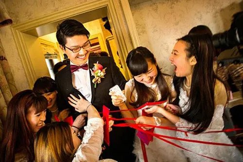 结婚整人游戏怎么玩 六个让婚礼更甜蜜的游戏