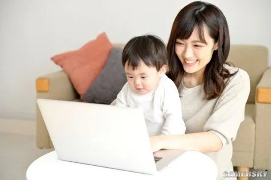 血压上来了 网友晒被熊孩子毁掉的笔记本电脑